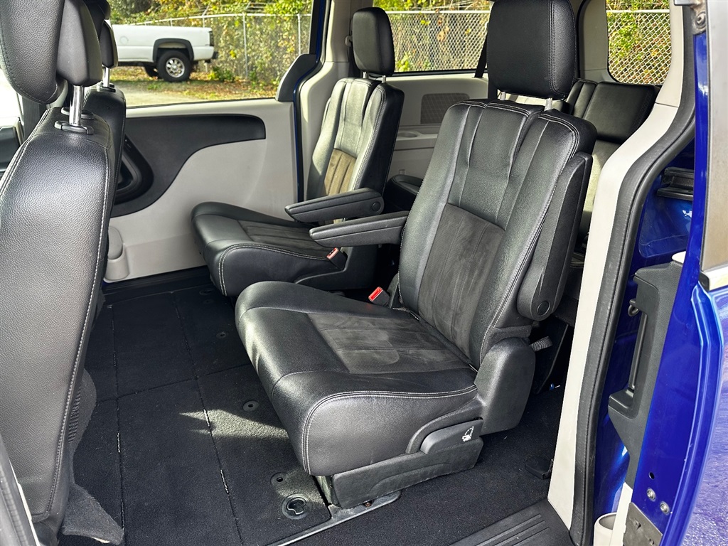 2019 Dodge Grand Caravan SXT photo 16