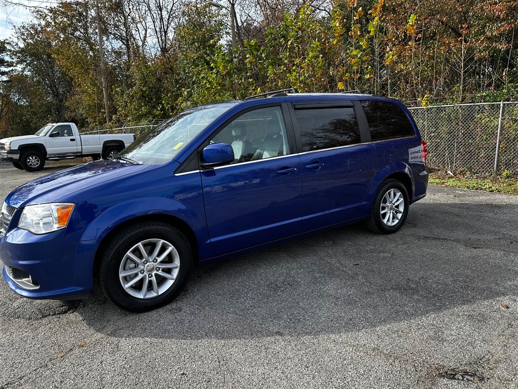 2019 Dodge Grand Caravan SXT photo 3