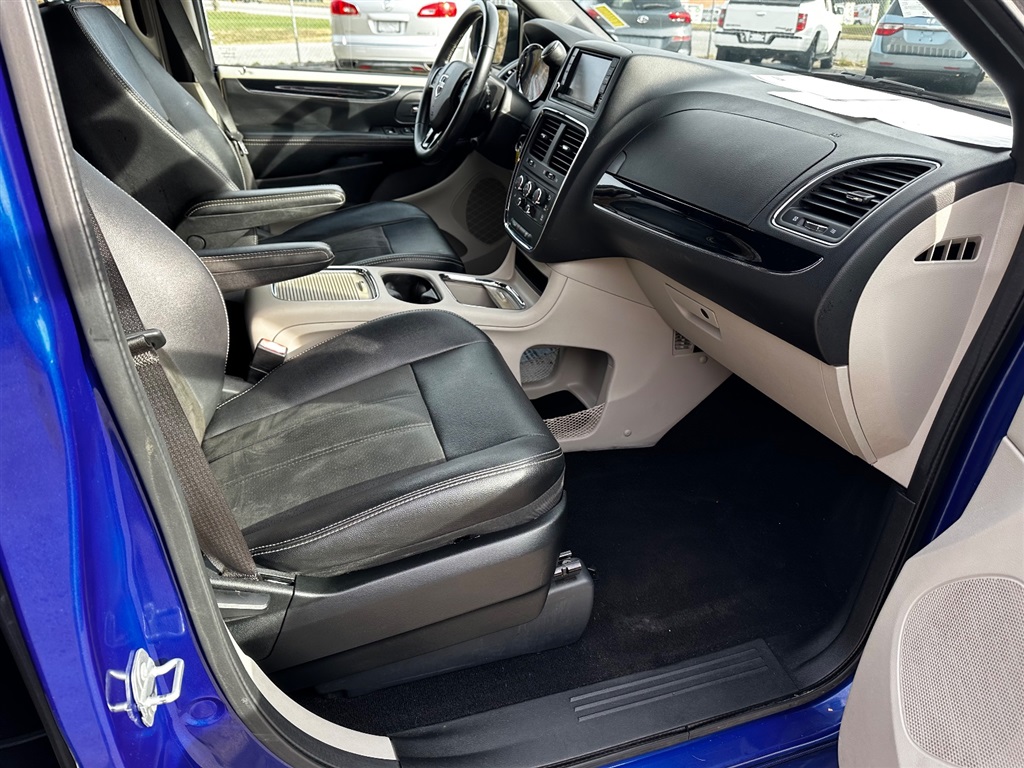 2019 Dodge Grand Caravan SXT photo 21