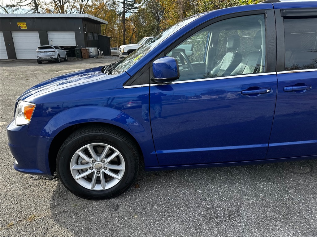 2019 Dodge Grand Caravan SXT photo 4