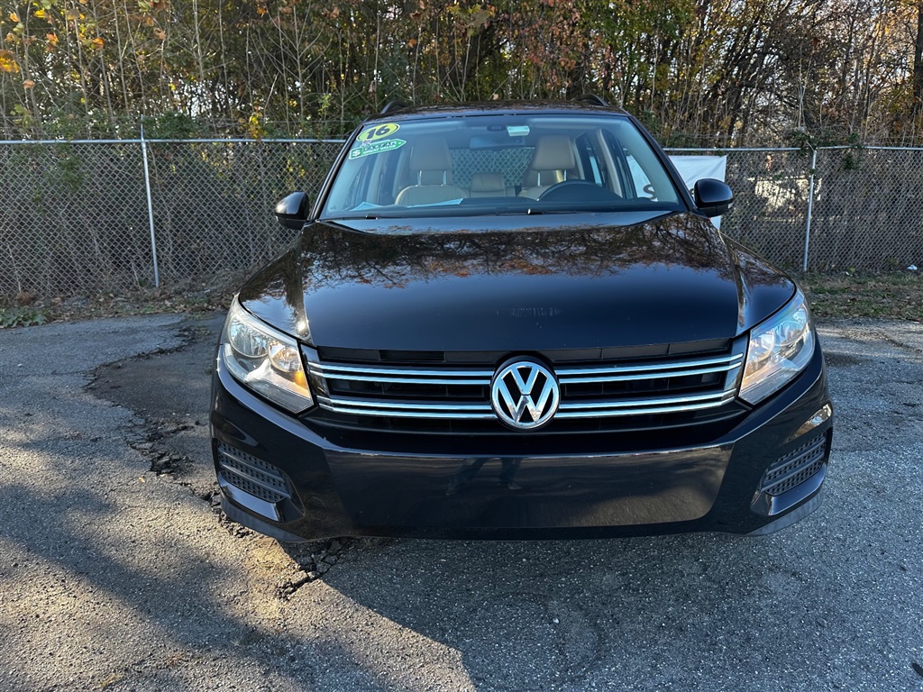 2016 Volkswagen Tiguan S photo 14