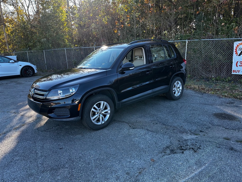 2016 Volkswagen Tiguan S photo 3