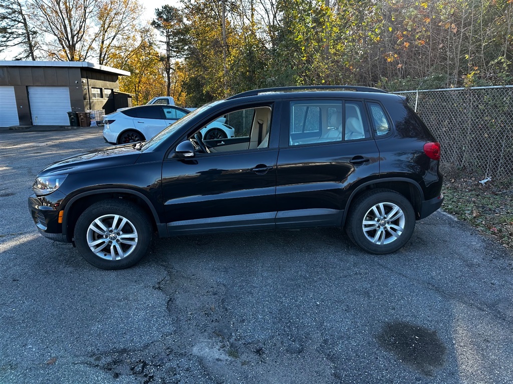 2016 Volkswagen Tiguan S photo 4