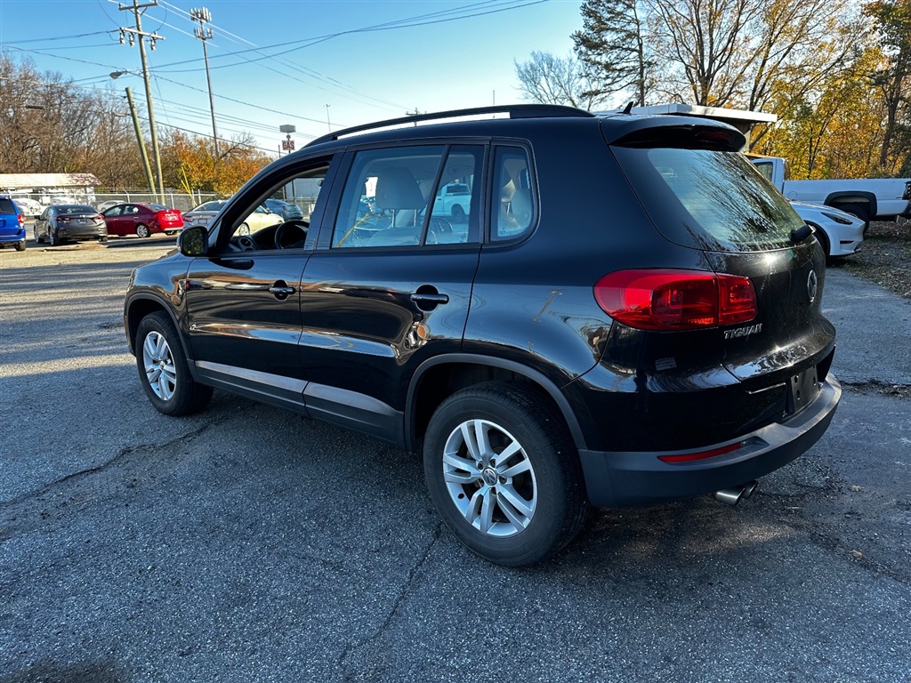 2016 Volkswagen Tiguan S photo 5