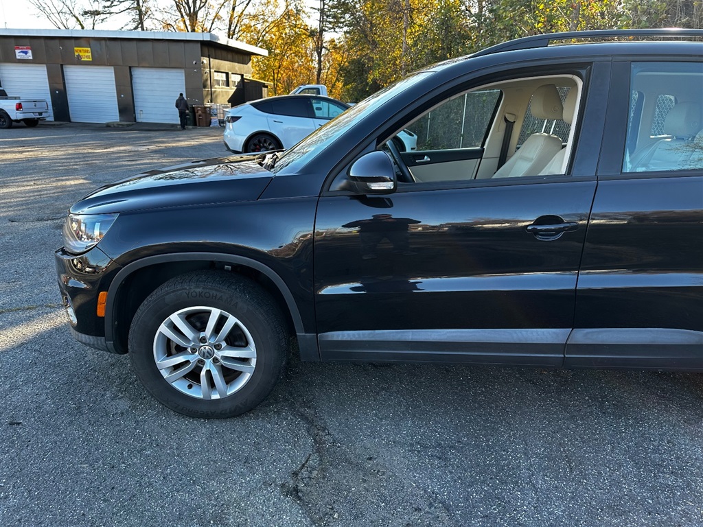 2016 Volkswagen Tiguan S photo 7