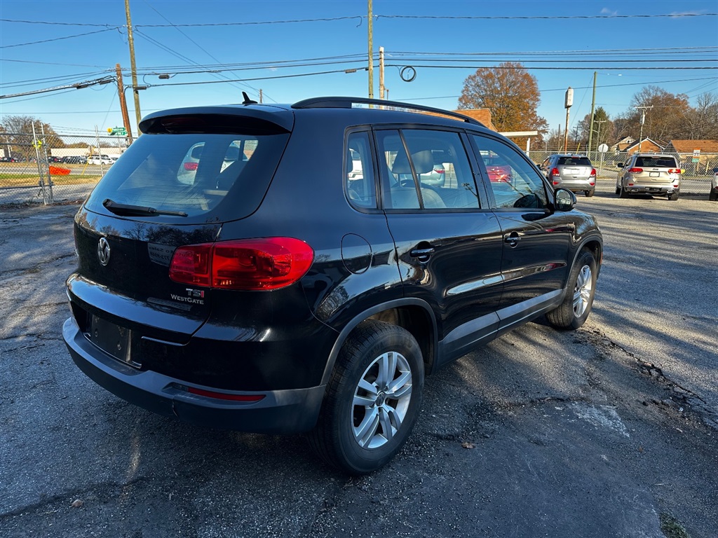 2016 Volkswagen Tiguan S photo 9