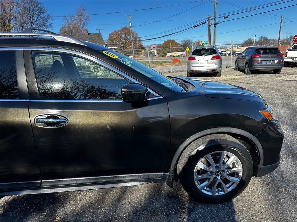 2017 Nissan Rogue S photo 12