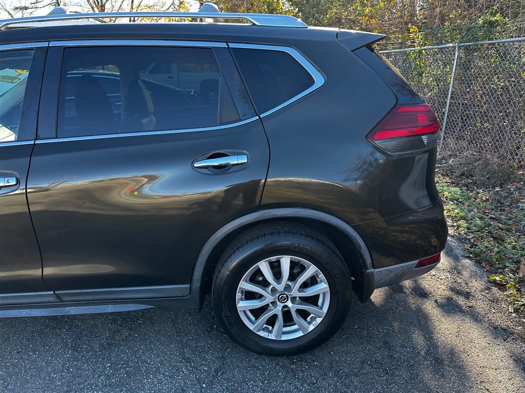 2017 Nissan Rogue S photo 6