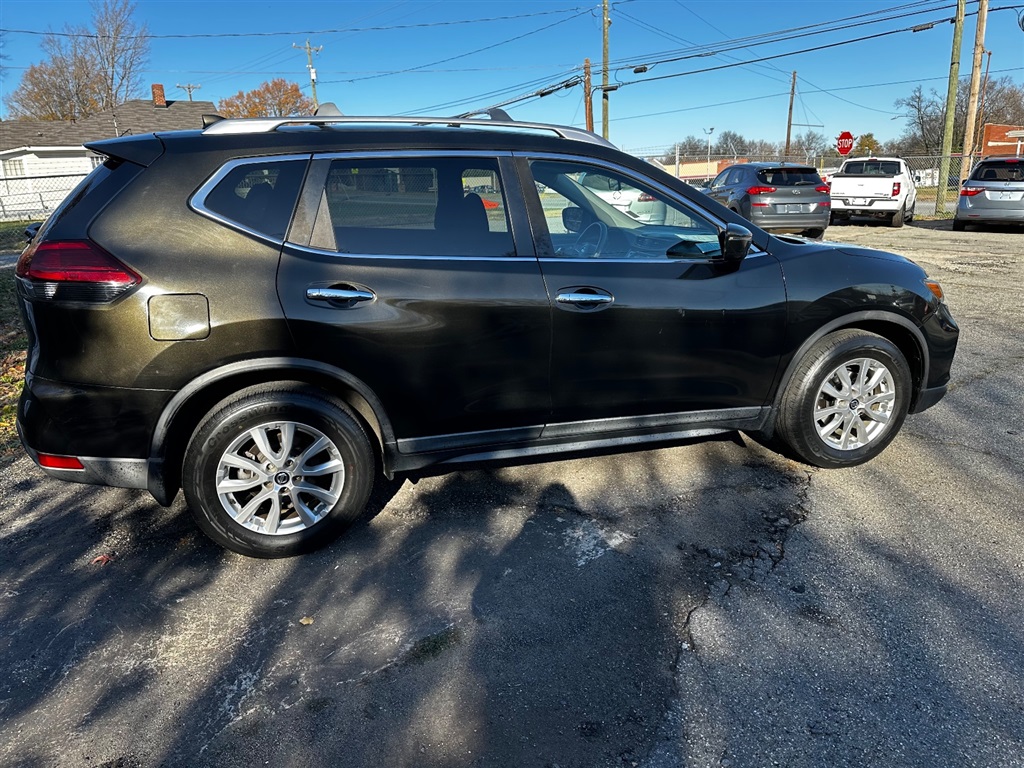 2017 Nissan Rogue S photo 10