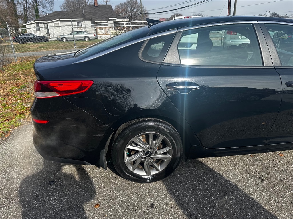 2019 Kia Optima LX photo 12