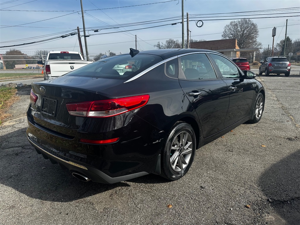 2019 Kia Optima LX photo 9