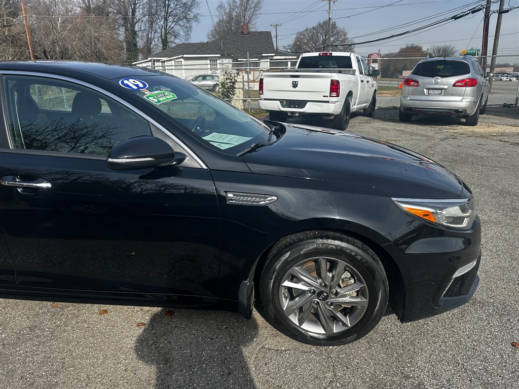 2019 Kia Optima LX photo 10