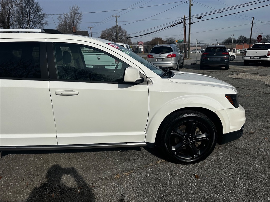 2020 Dodge Journey Crossroad photo 12