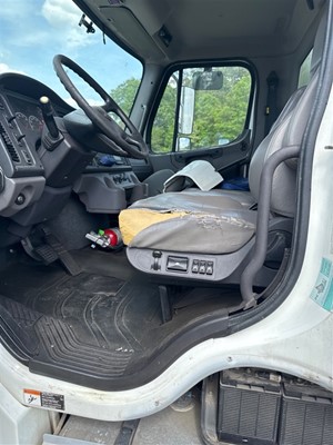 2018 Freightliner M2 106 -