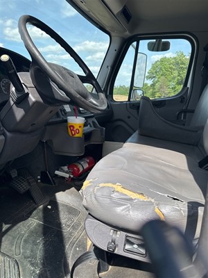 2019 Freightliner M2 -