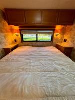 2007 Winnebago Sightseeker 35J Pic 2874_V2025100715052626