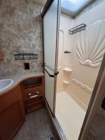 2007 Winnebago Sightseeker 35J Pic 2874_V2025100715052632