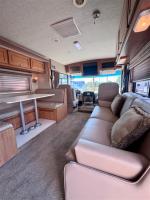 2008 Ford Winnebago Vista 32K Pic 2874_V2026041515534517