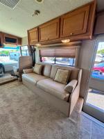 2008 Ford Winnebago Vista 32K Pic 2874_V2026041515534522