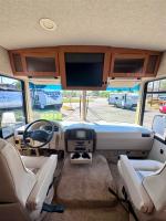 2008 Ford Winnebago Vista 32K Pic 2874_V2026041515534527