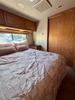 2008 Ford Winnebago Vista 32K Pic 2874_V2026041515534537