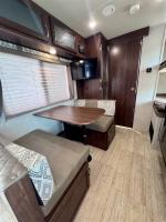 2019 Forest River Palomino Solaire 211 Bh Pic 2874_V2026060116525227