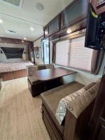 2019 Forest River Palomino Solaire 211 Bh Pic 2874_V2026060116525228