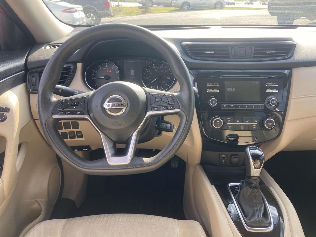 2017 Nissan Rogue S photo 15