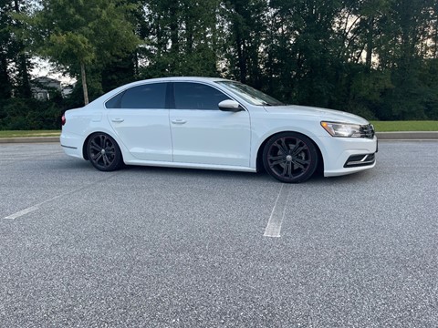2018 Volkswagen Passat SE