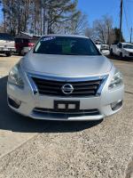 2015 Nissan Altima thumbnail 2