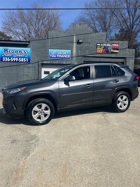 2020 Toyota RAV4 XLE