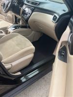 2016 Nissan Rogue thumbnail 9