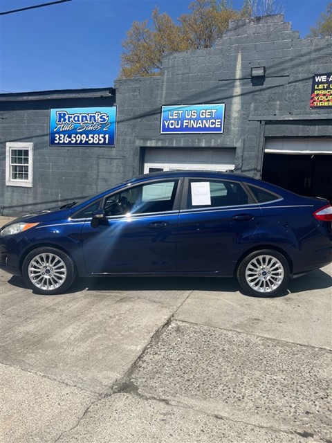 2016 Ford Fiesta Titanium Sedan