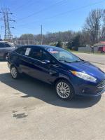 2016 Ford Fiesta thumbnail 3