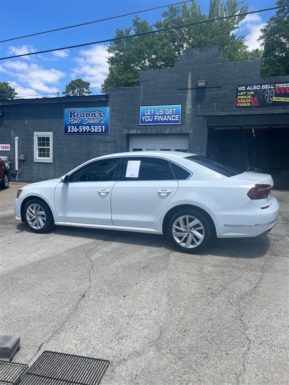 2018 Volkswagen Passat 2.0T SE Auto's photo
