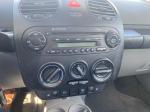 2005 Volkswagen New Beetle thumbnail 11