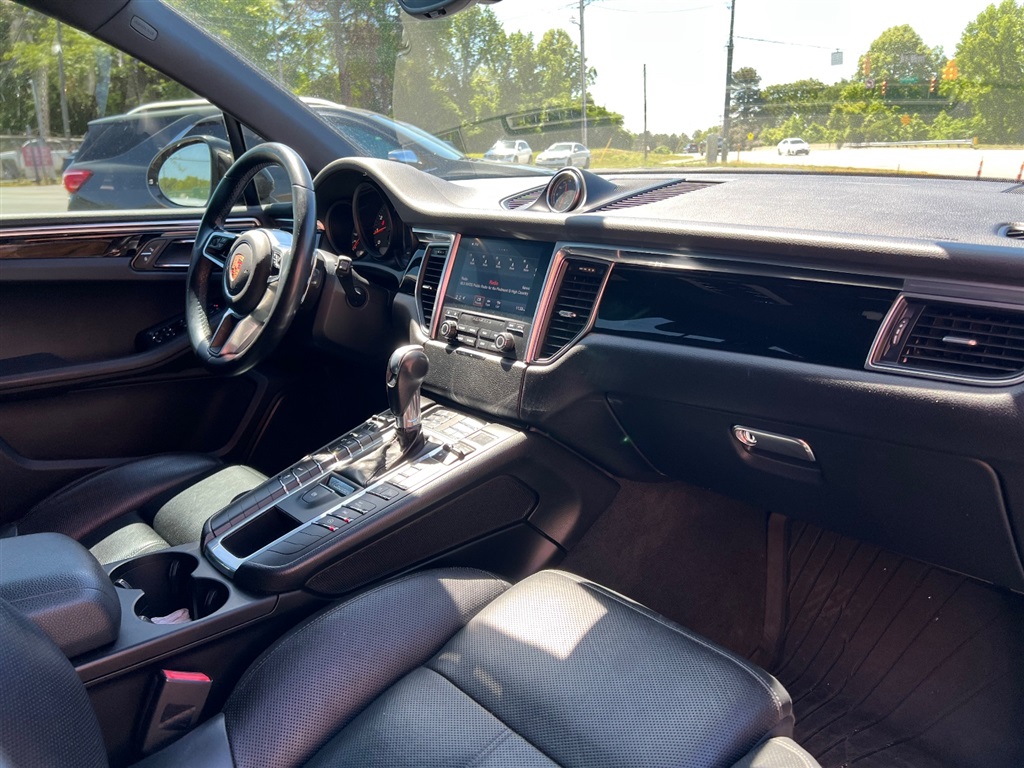 2018 Porsche Macan Base - Photo 31