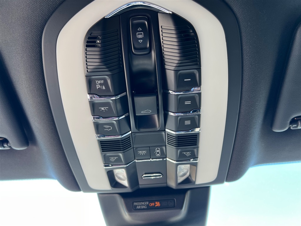 2018 Porsche Macan Base - Photo 41