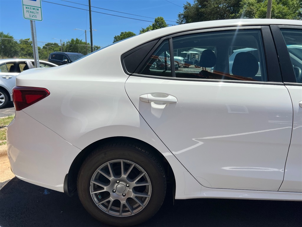 2020 Kia RIO LX - Photo 11
