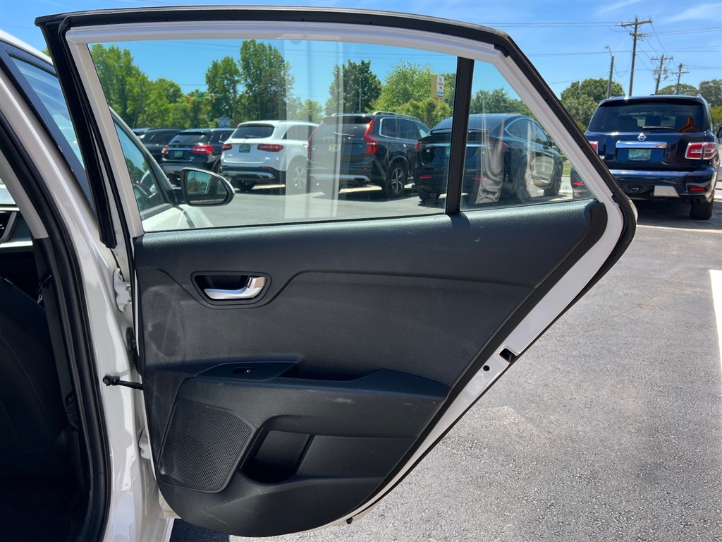2020 Kia RIO LX - Photo 29