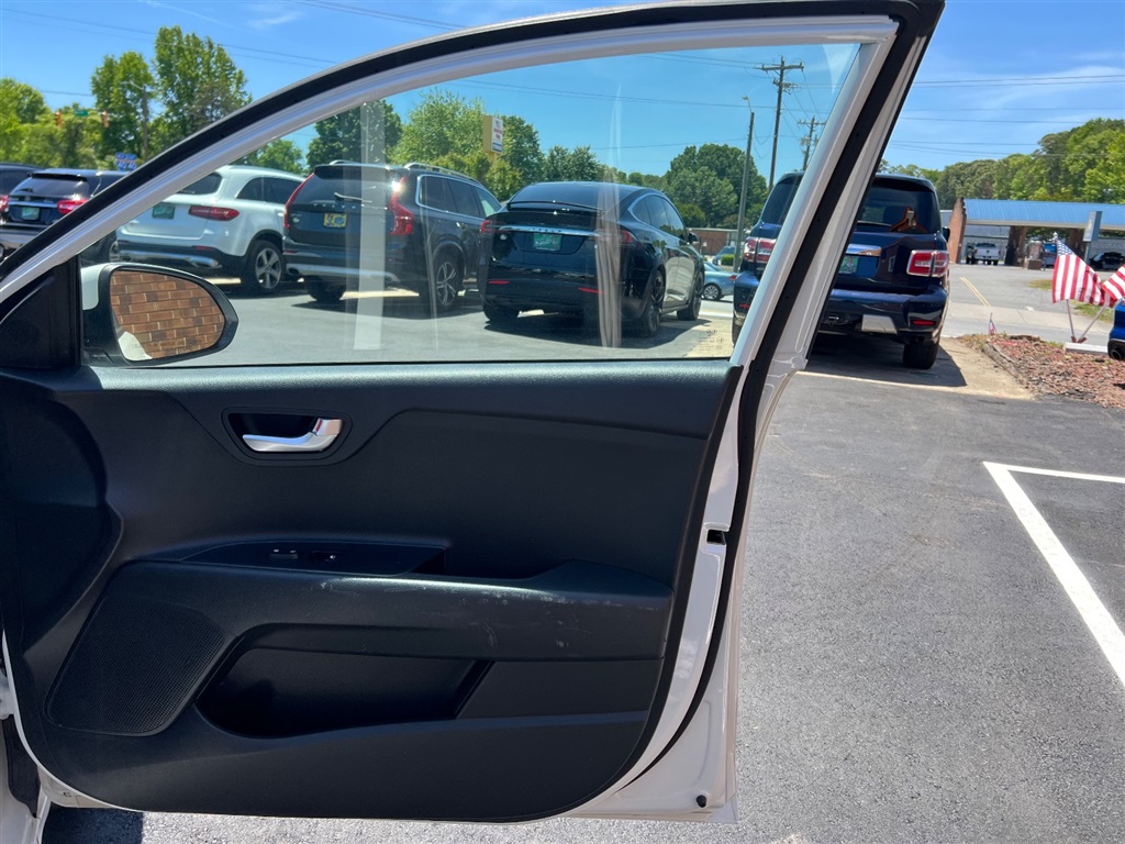 2020 Kia RIO LX - Photo 33