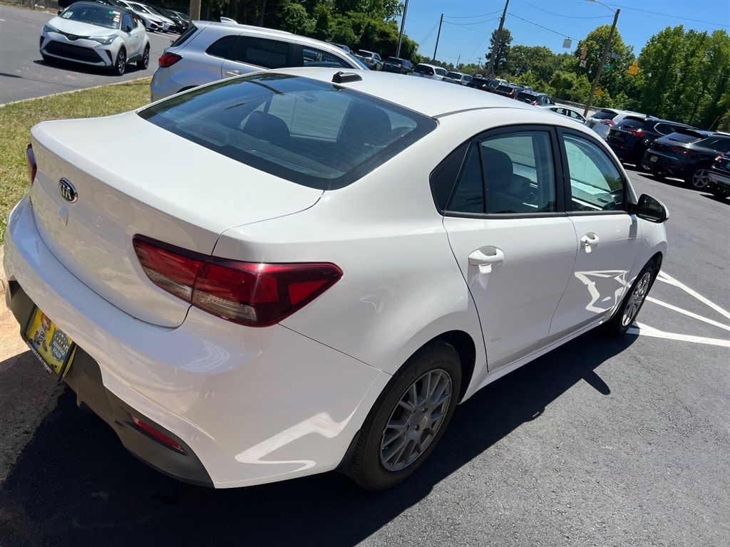 2020 Kia RIO LX - Photo 10