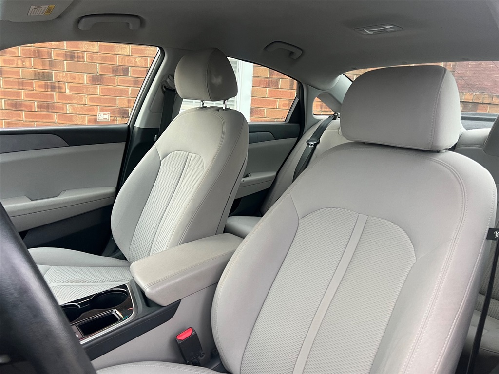 2018 Hyundai Sonata SE - Photo 18