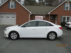 Picture of a 2013 CHEVROLET CRUZE LS