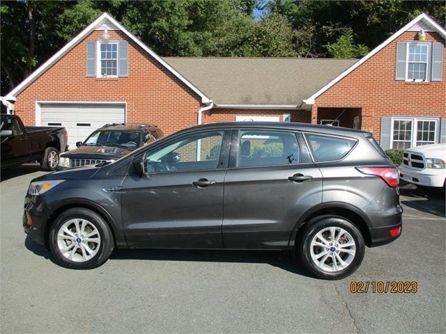 FORD ESCAPE S in King