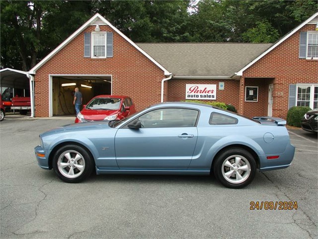 FORD MUSTANG GT in King