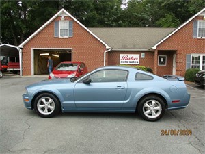 Picture of a 2007 FORD MUSTANG GT