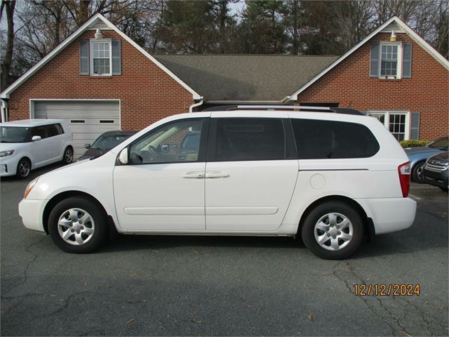 KIA SEDONA LX in King