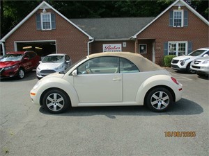 Picture of a 2006 Volkswagen New Beetle 2.5L Convertible