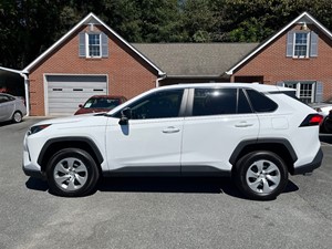 Picture of a 2022 Toyota RAV4 LE